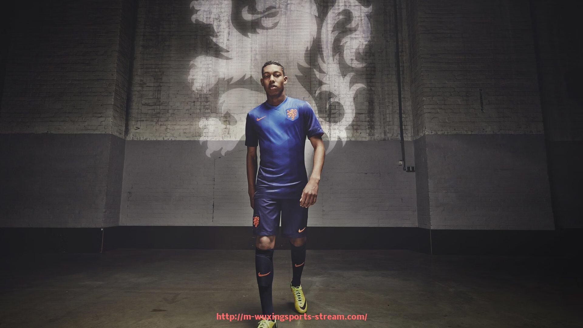 五星体育直播-巴萨从英超引进的球员名单一览:成功与失败案例评估